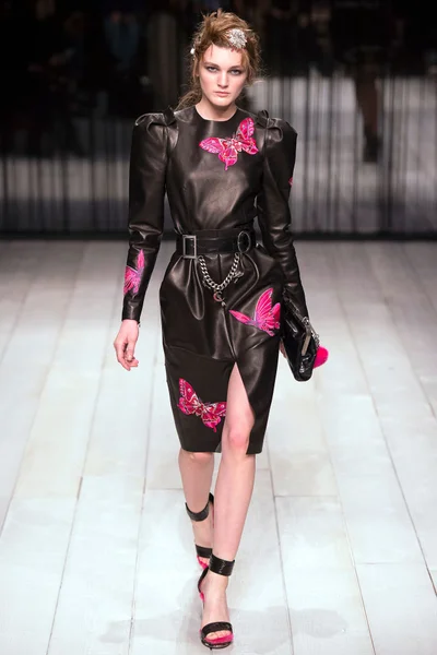 Look 9